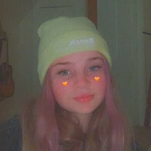 Meet your Posher, Caitlin